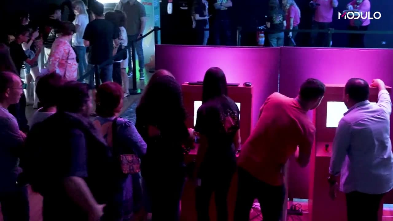Famílias e estudantes circulando pela edição 2025 do Future Fest